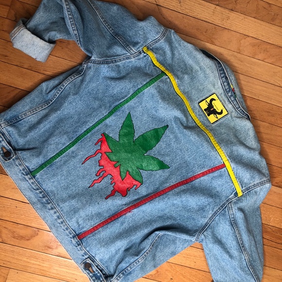 Levi’s Jean Jacket - Picture 1 of 4